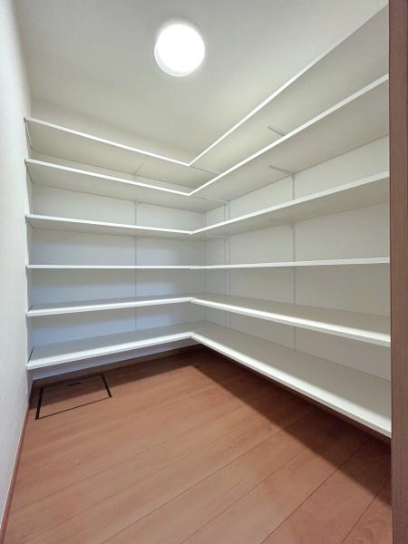 横浜市保土ケ谷区上菅田町の中古一戸建の収納