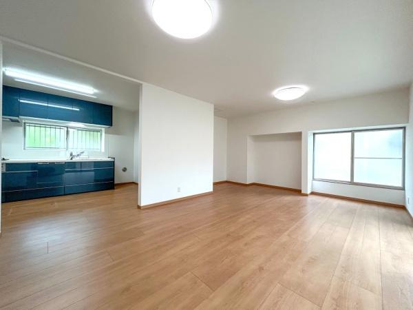 横浜市保土ケ谷区上菅田町の中古一戸建の居間・リビング