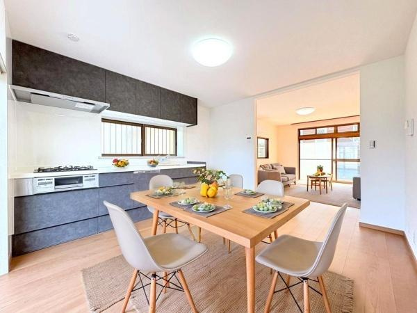 横浜市栄区尾月の中古一戸建の居間・リビング|※家具類はCGイメージです。