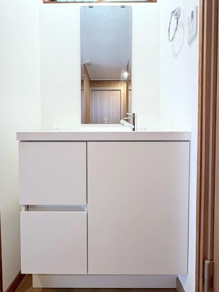 横浜市栄区尾月の中古一戸建の独立洗面台