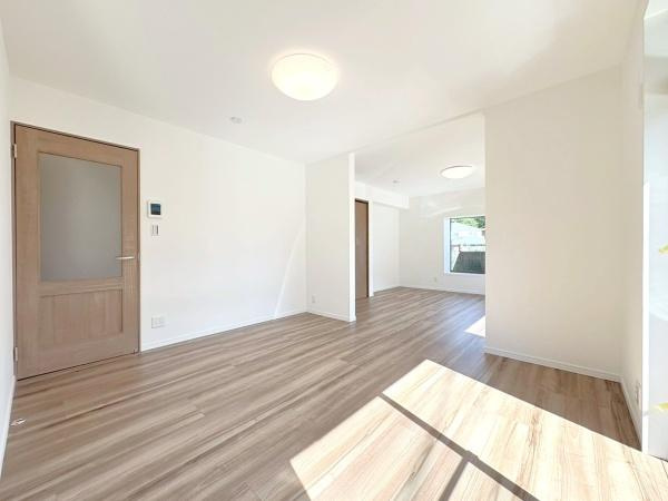 藤沢市大鋸３丁目の中古一戸建の居間・リビング