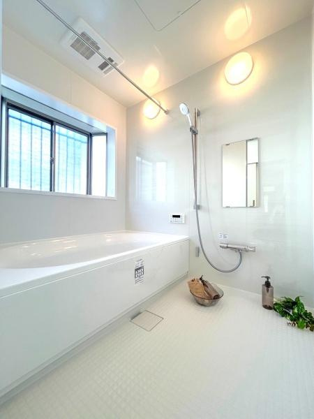 平塚市めぐみが丘２丁目の中古一戸建の浴室
