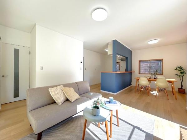 平塚市めぐみが丘２丁目の中古一戸建の居間・リビング