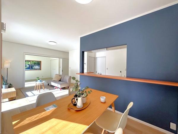 平塚市めぐみが丘２丁目の中古一戸建の居間・リビング