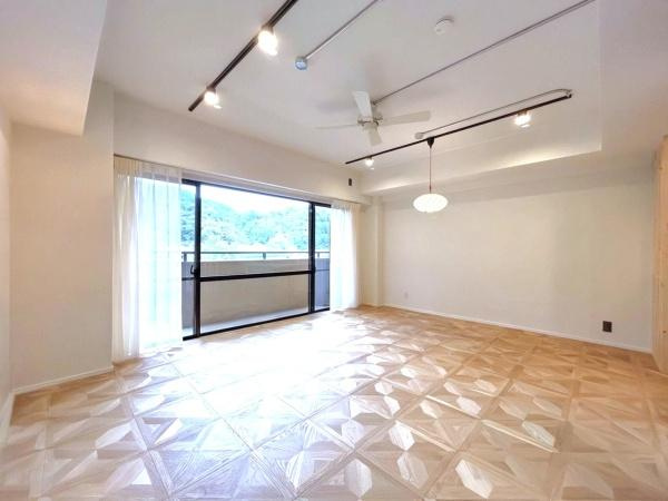 ナイスステージ葉山の居間・リビング