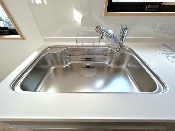 横浜市西区西戸部町３丁目の新築一戸建のキッチン