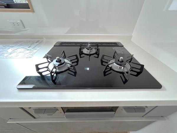 横浜市西区西戸部町３丁目の新築一戸建のキッチン