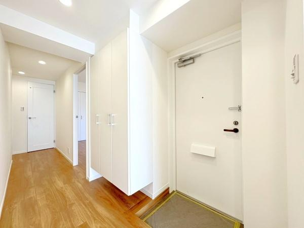 コスモ保土ヶ谷サニーヒルズの玄関