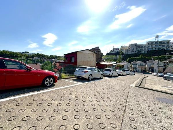 コスモ保土ヶ谷サニーヒルズの駐車場