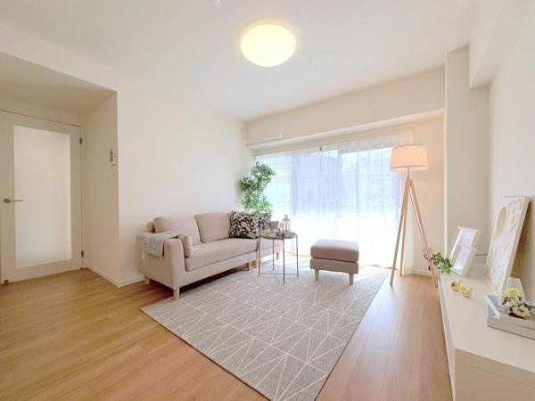 コスモ保土ヶ谷サニーヒルズの居間・リビング