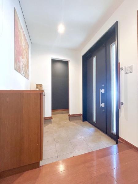 茅ヶ崎市菱沼１丁目の中古一戸建の玄関