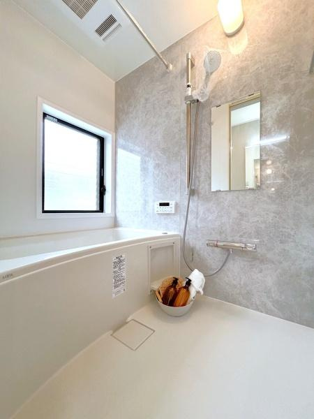 三浦郡葉山町一色の中古一戸建の浴室