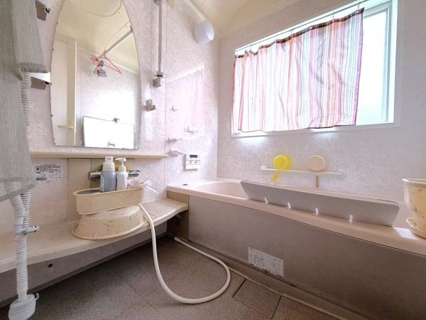 横浜市栄区東上郷町の中古一戸建の浴室