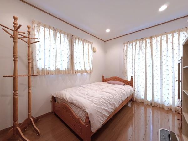 横浜市栄区東上郷町の中古一戸建の寝室