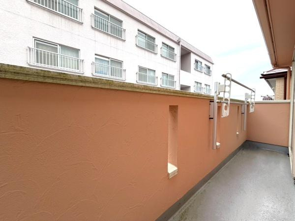 横浜市栄区東上郷町の中古一戸建のバルコニー