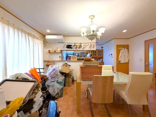 横浜市栄区東上郷町の中古一戸建の居間・リビング