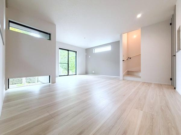 横浜市栄区上之町の新築一戸建の居間・リビング