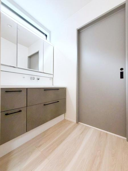 横浜市栄区上之町の新築一戸建の独立洗面台