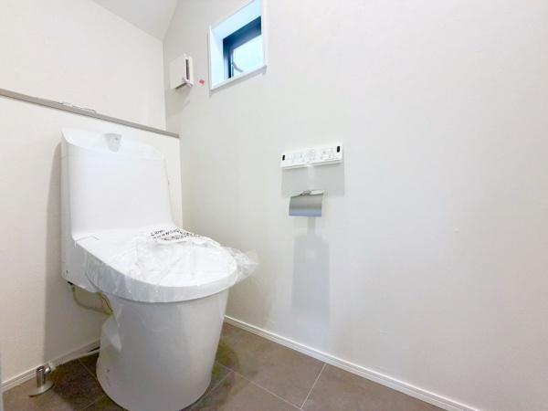 横浜市栄区上之町の新築一戸建のトイレ