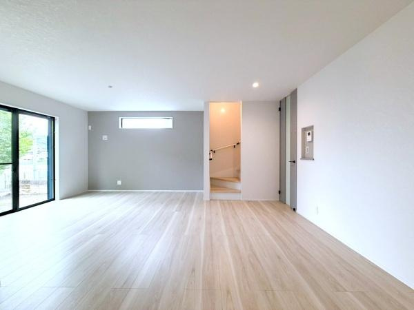 横浜市栄区上之町の新築一戸建の居間・リビング