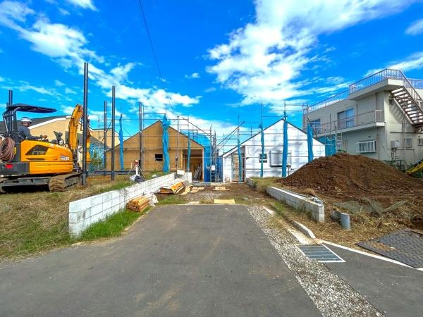 横浜市保土ケ谷区桜ケ丘１丁目の新築一戸建の前面道路含む現地写真