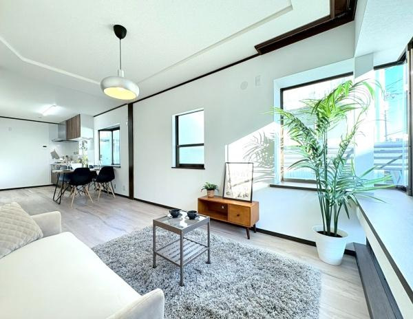 横浜市神奈川区六角橋６丁目の中古一戸建の居間・リビング