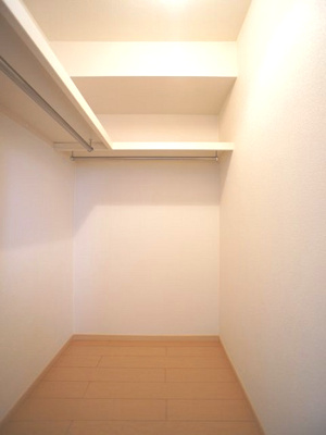 【収納】 | ヴァンヴェールⅠ | ウォークインクロゼット付きでお部屋はスッキリ♪