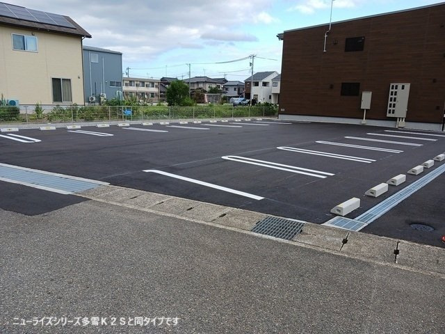 フォンテーヌⅢ　Ａの駐車場