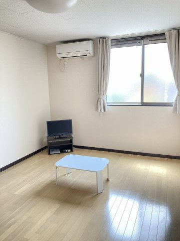 レオネクスト坂井砂山の居間・リビング|1階の写真です。