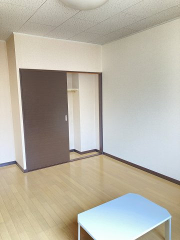 レオネクスト坂井砂山の居間・リビング|1階の写真です。