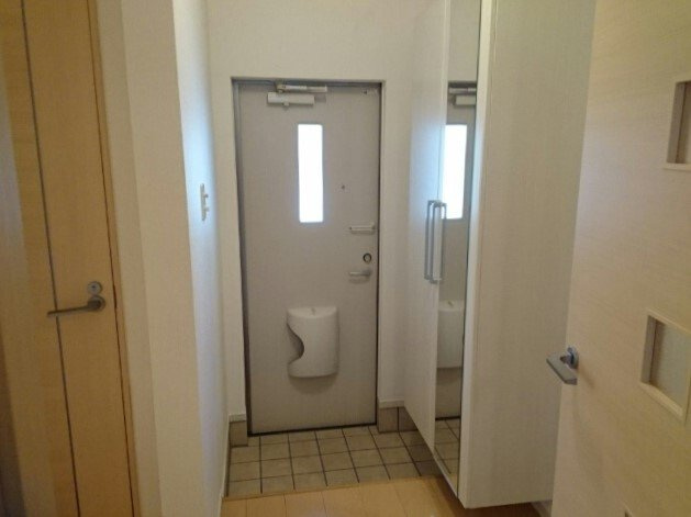 ガ－デンスクエアＢの玄関