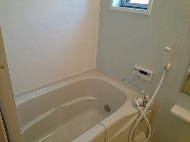 ガ－デンスクエアＢの浴室