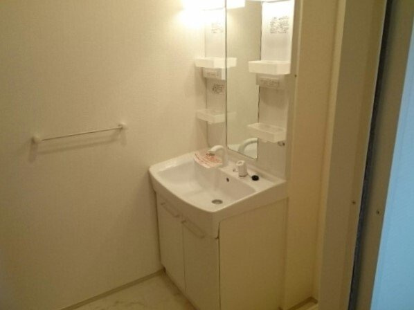 ガ－デンスクエアＢの洗面所