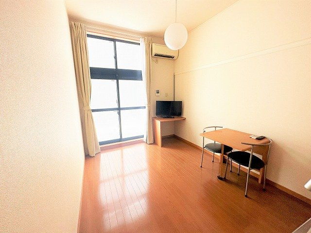 レオパレス一歩の居間・リビング