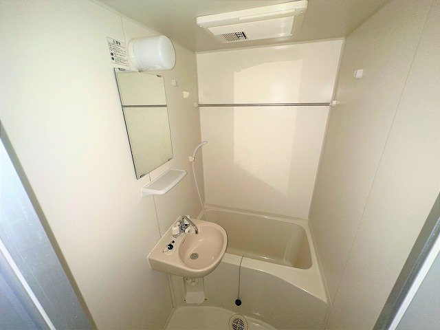 レオパレス一歩の浴室