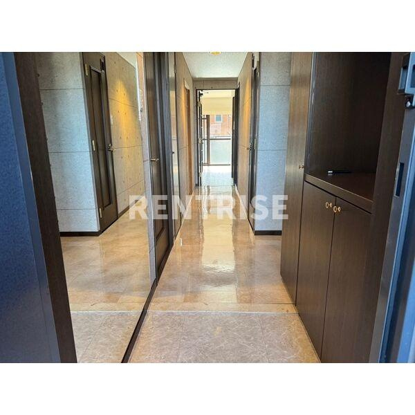 グラン・コート一宮西のロビー