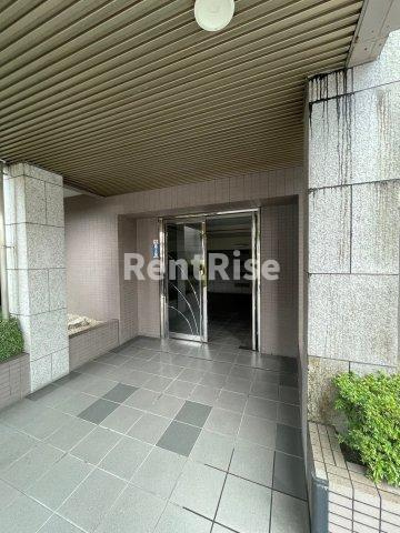 グラン・コート一宮西のエントランス