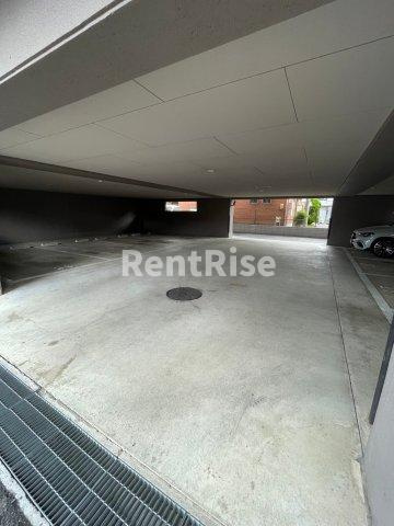 グラン・コート一宮西の駐車場