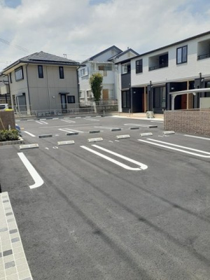 【駐車場】 | シャボンディ | 駐車場があるので、車を買う予定の方も安心です