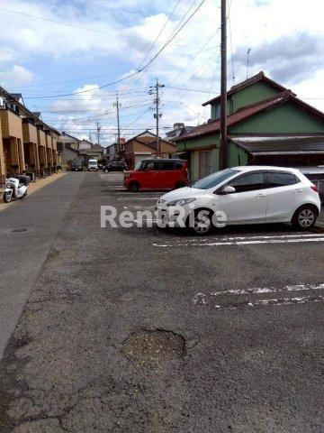 DUPLEX 長島Bの駐車場