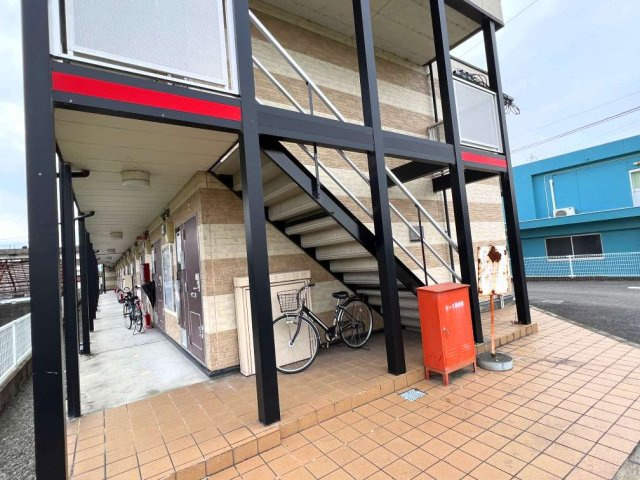 【エントランス】 | レオパレスガーデン　岩出
