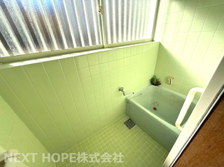 【浴室】 | 宝塚市中州2丁目中古戸建 | 浴室です♪タイル張りの浴室です。お好きなリフォームを楽しんでみませんか？流行りのDIYにチャレンジしてみませんか？
