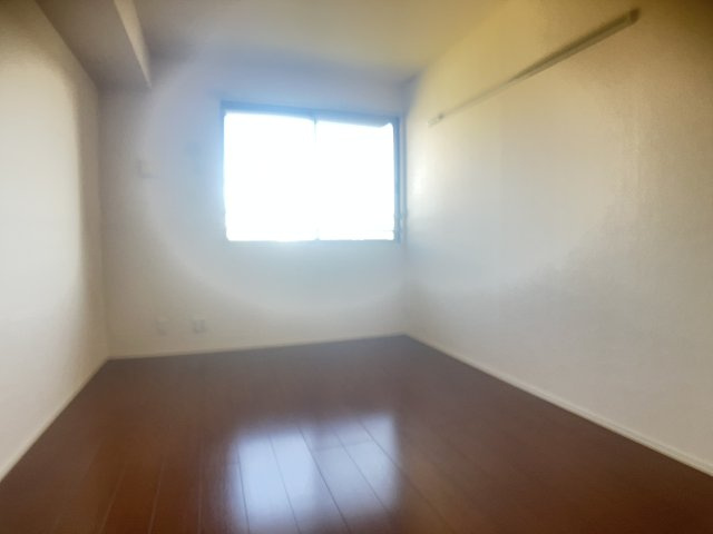 ヴェルドミール　2の洋室