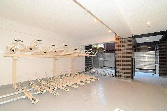 グランドコンシェルジュ三宿アジールコートの駐車場
