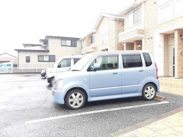 サンメゾンⅡの駐車場