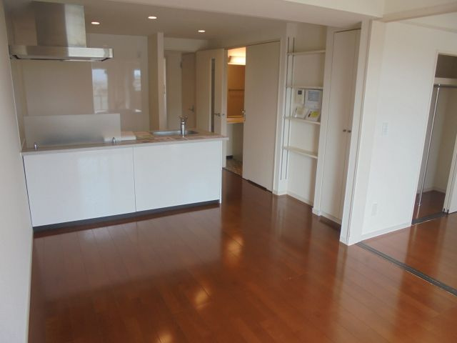 プラナス南八幡の内装