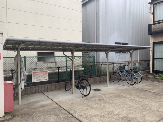 レオパレス新堂Ⅱの周辺|駐車場