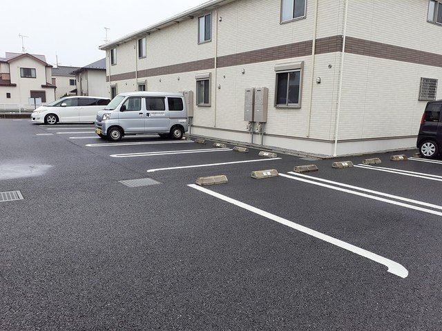 ラッフィナート・Ｂの駐車場