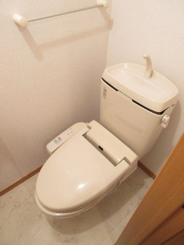 ＰＡＲＫ　ＢＥＳＩＤＥ　Ａのトイレ|落ち着いた色調のトイレです