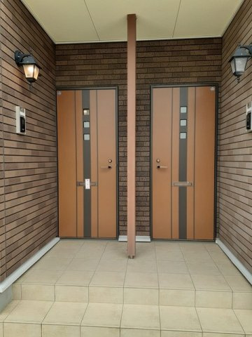 ビジュ・リアンＢのエントランス|毎日通るエントランスはこのようになっています
